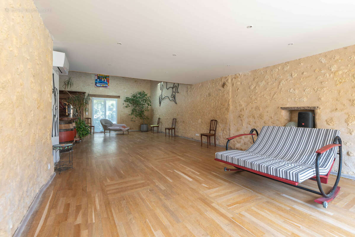 Maison à FARGUES-SAINT-HILAIRE