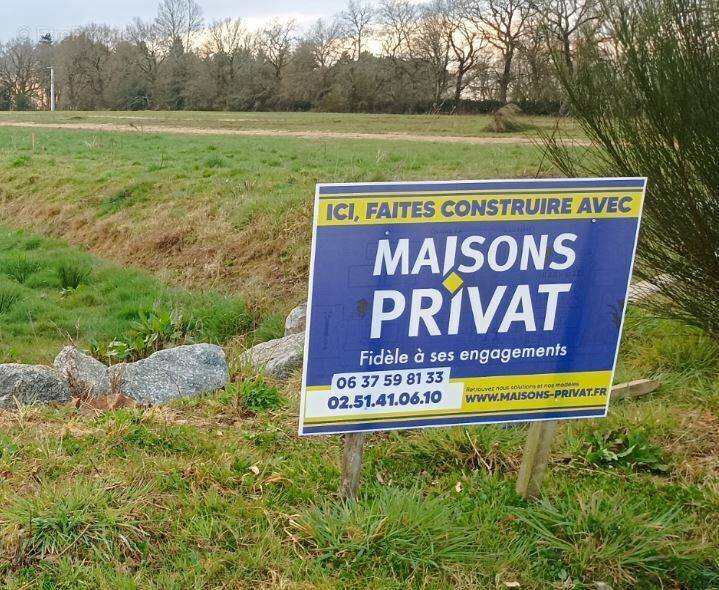 Terrain à LES MAGNILS-REIGNIERS