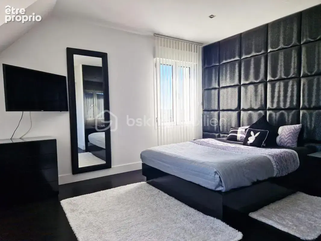 Magnifique propriété avec jardin et très belles prestations ! - photo 12