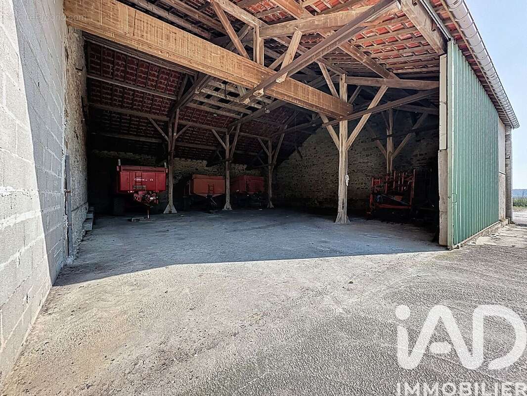 Maison 500 m² à La Chapelle-Rablais  - photo 3
