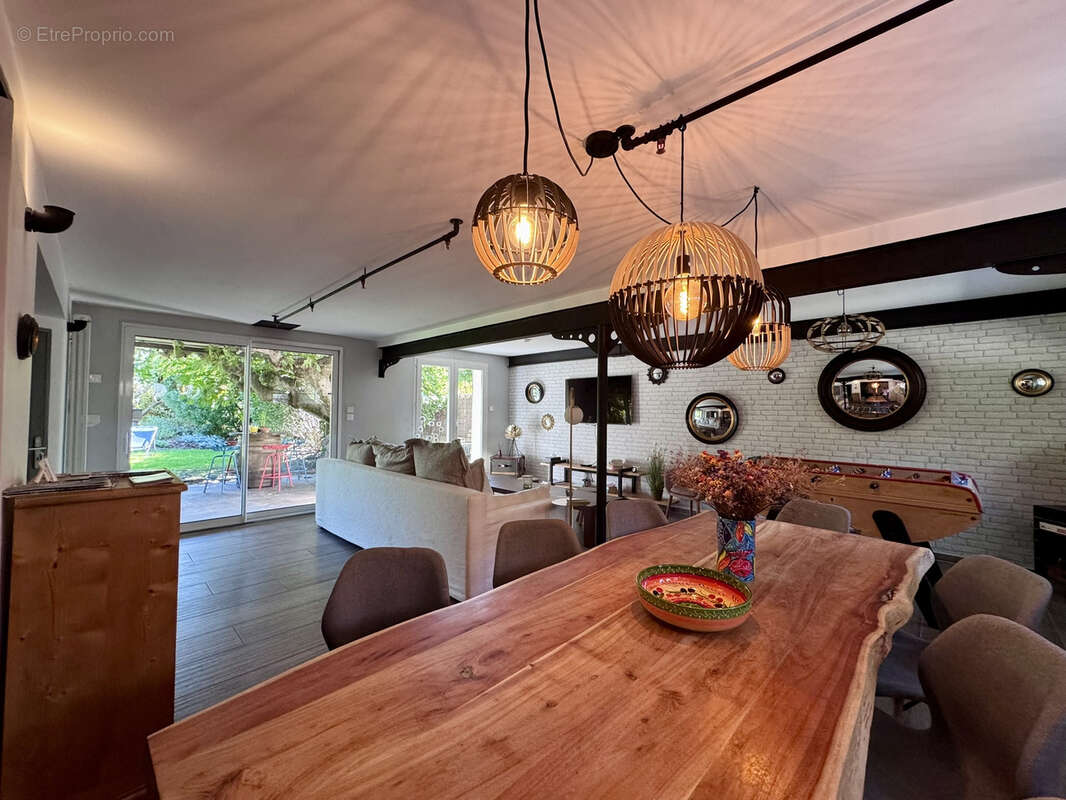 Maison à L&#039;ISLE-SUR-LA-SORGUE