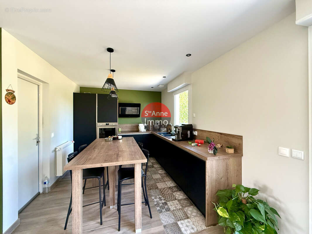 Vrely - pavillon individuelle - 106m2 - plain pied - 3 chambres - garage - jardin - cour - terrasse - photo 6