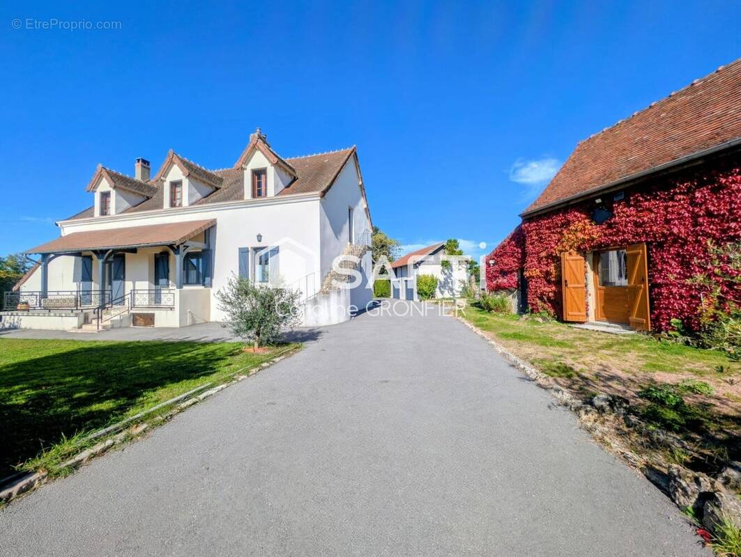 Photo 1 - Maison à CHAROLLES