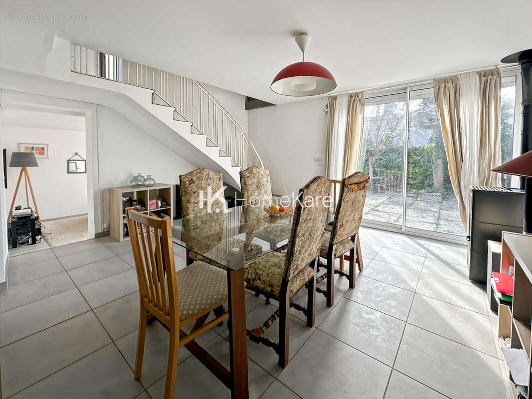 Maison à CAZERES