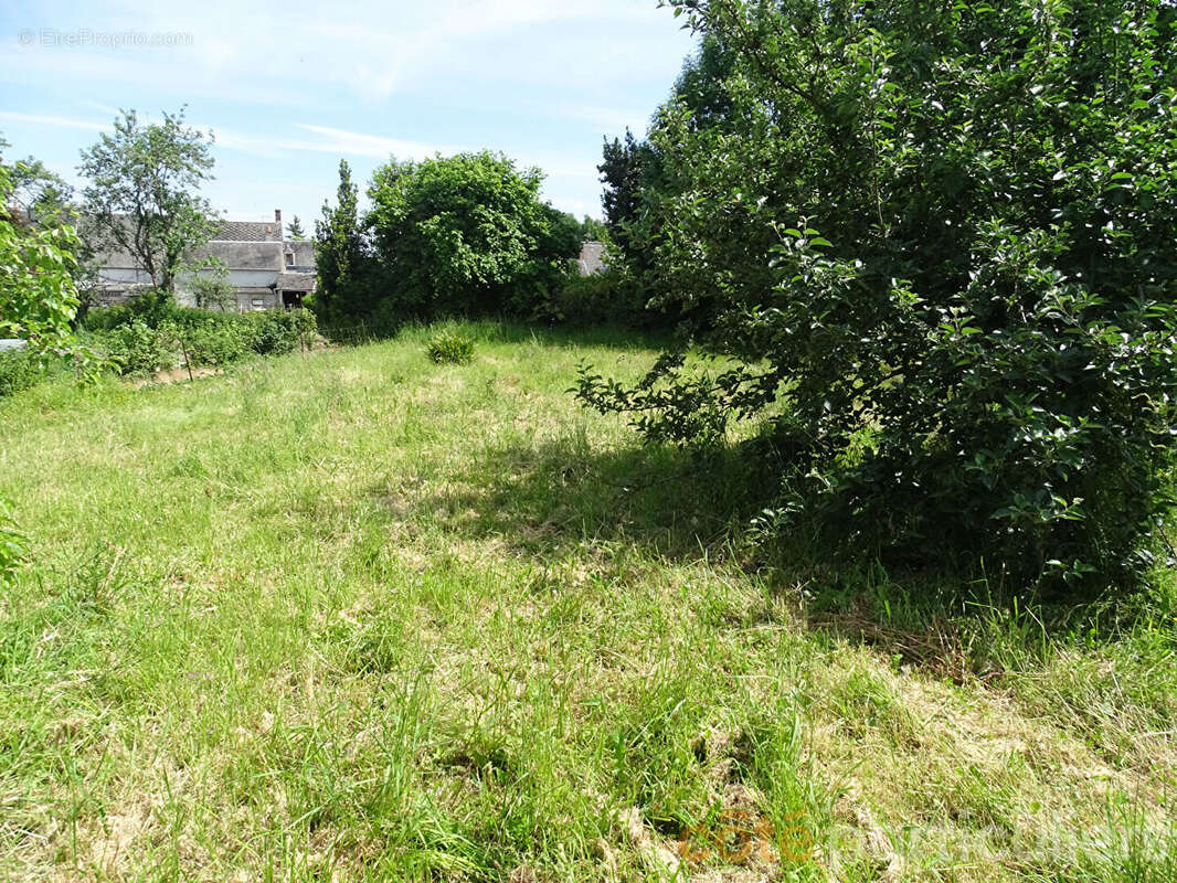 Vend  maison avec terrain et garage à Lignières - photo 3