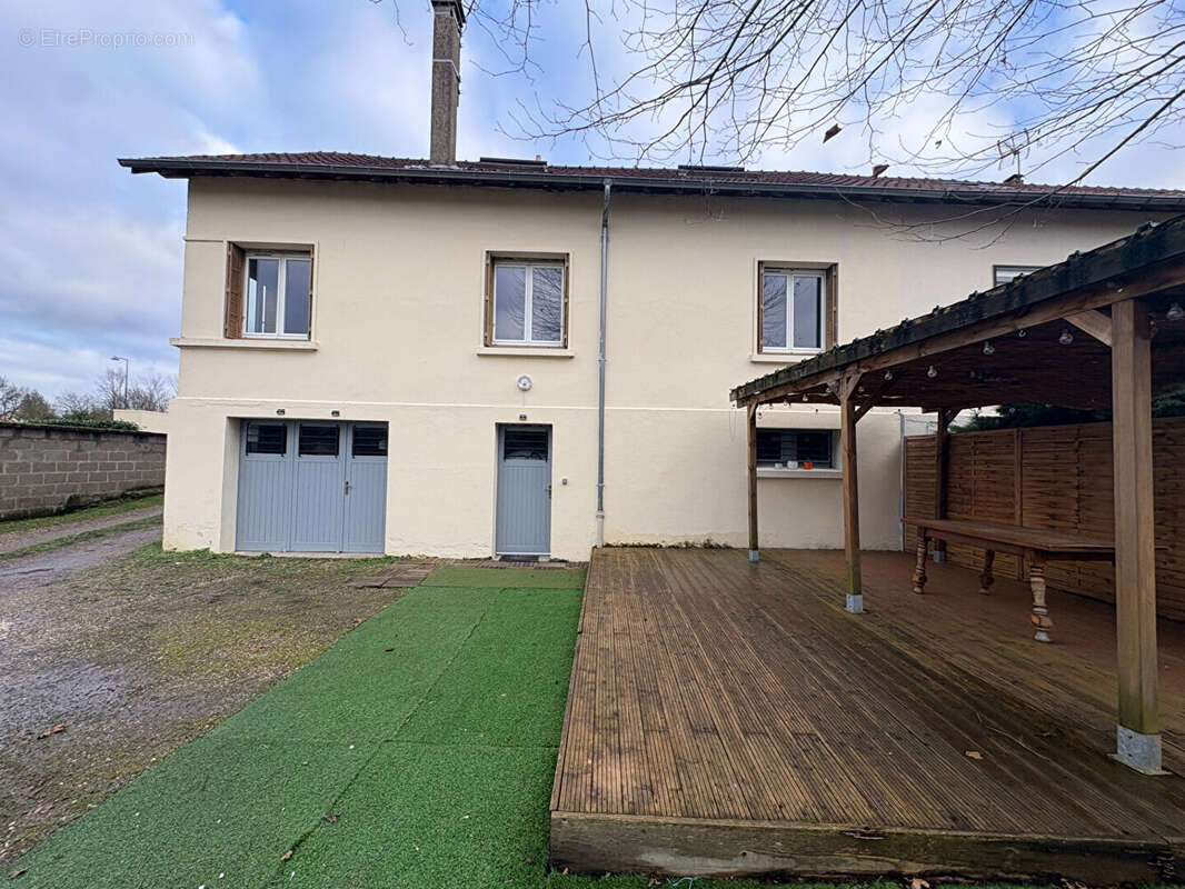 Maison à YZEURE