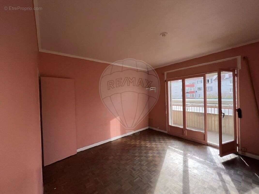 Appartement à MARSEILLE-4E