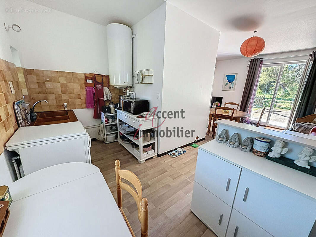 Cabannes : Mas en campagne comprenant deux logements - photo 7