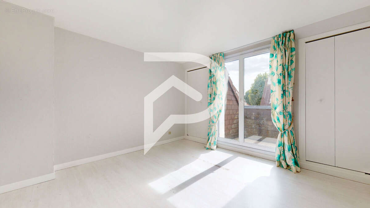 Maison à VERNEUIL-SUR-SEINE