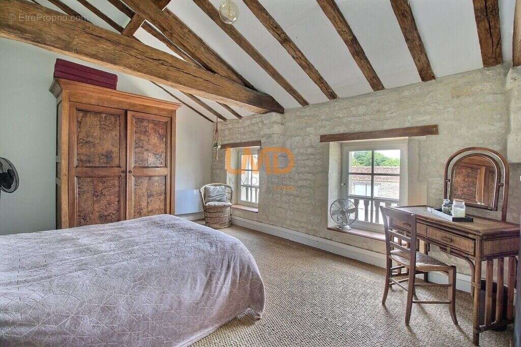 Demeure ancienne rénovée avec piscine - photo 4