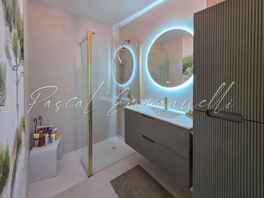 Appartement à MANDELIEU-LA-NAPOULE