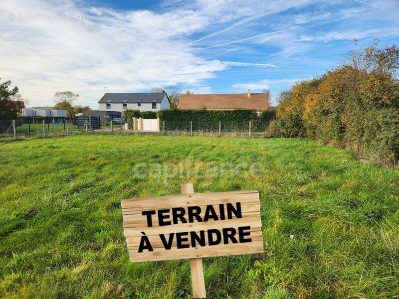 Terrain à PACY-SUR-EURE