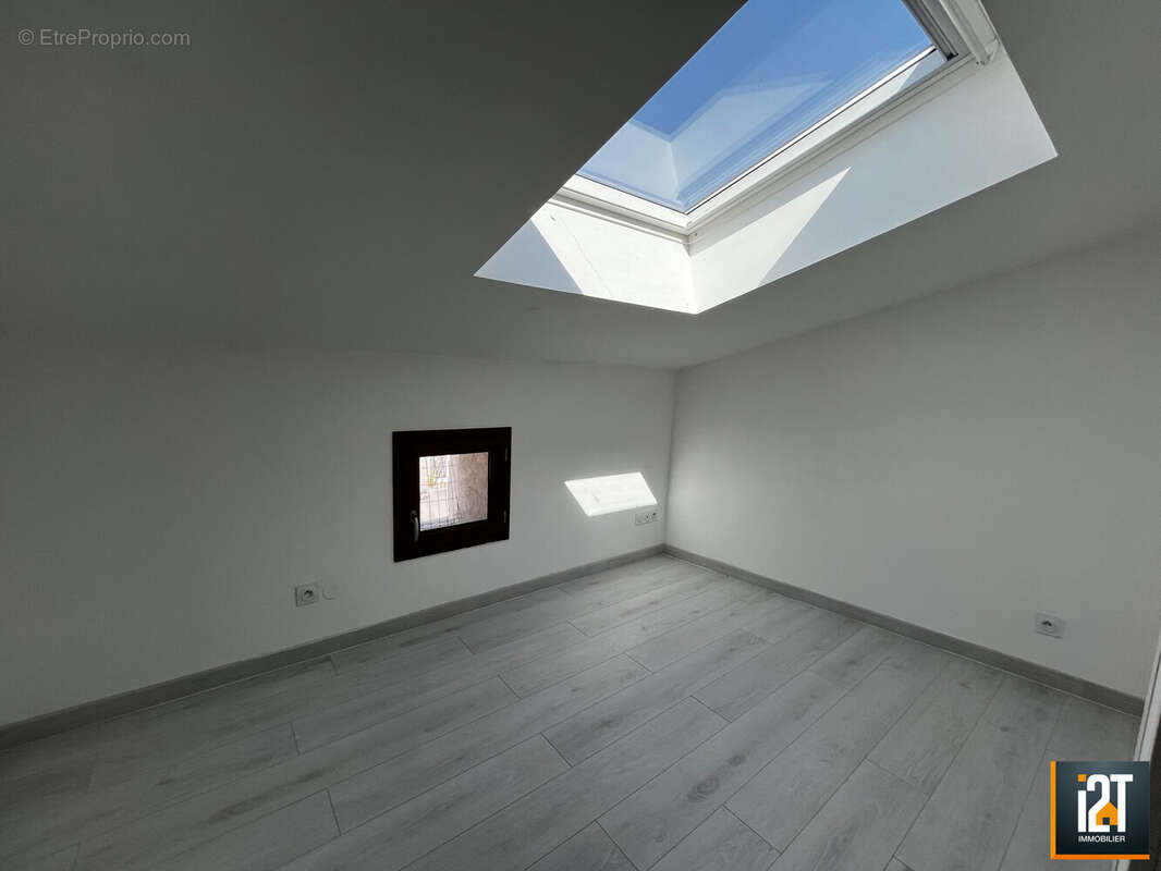 Maison à LA CALMETTE