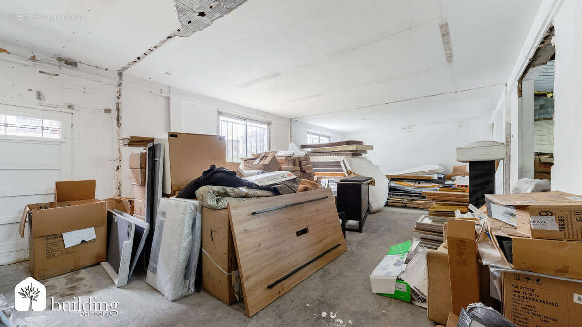 Commerce à COURBEVOIE