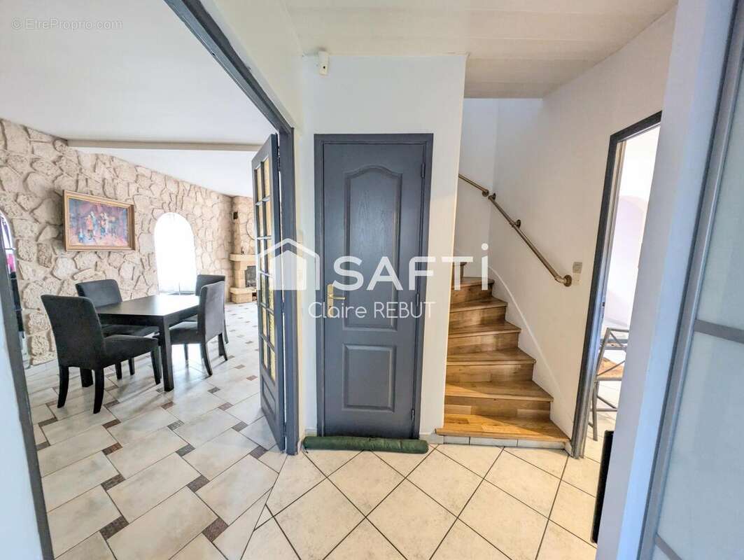 Photo 2 - Maison à LIVRY-GARGAN