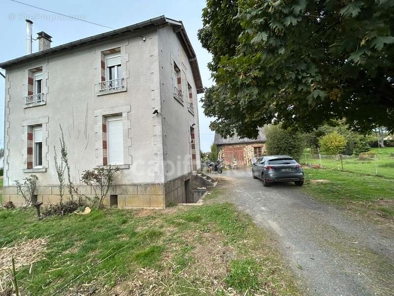 Maison à LANOUAILLE