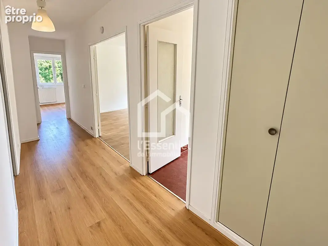 VERNEUIL-SUR-SEINE - Appartement 2 pièces 56 m² avec balcon et box. - photo 7