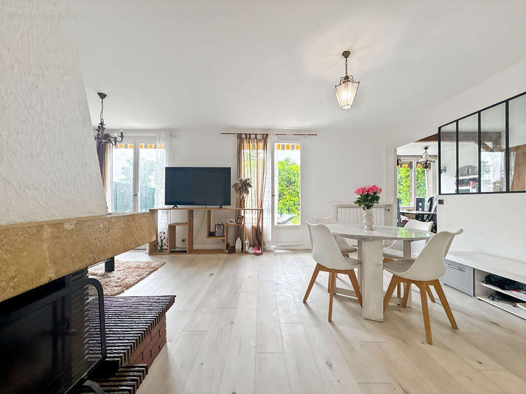 Maison à MANTES-LA-VILLE