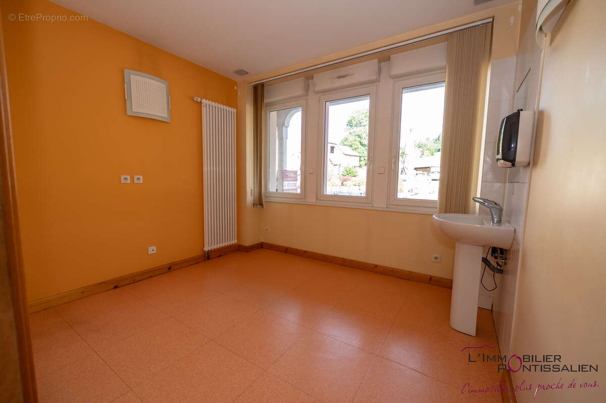 Oye et pallet : local ou appartement en rdc - photo 21