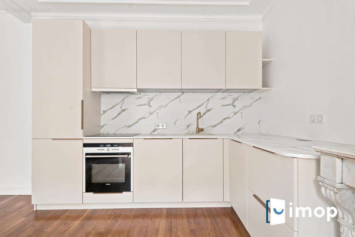 Appartement à PARIS-18E