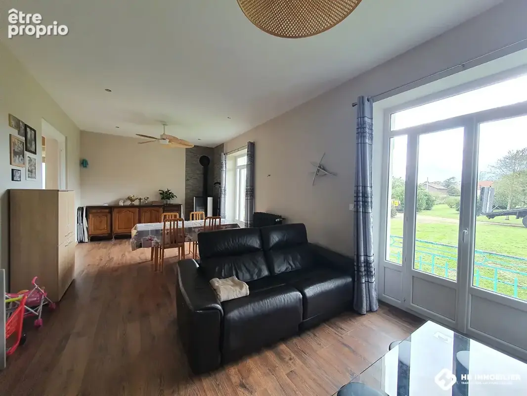 Tènement Immobilier à  Mably 9 pièce(s) 395.67 m2 - photo 6
