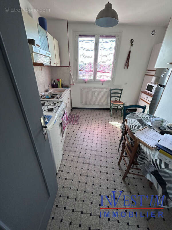 Appartement à PIERRE-BENITE