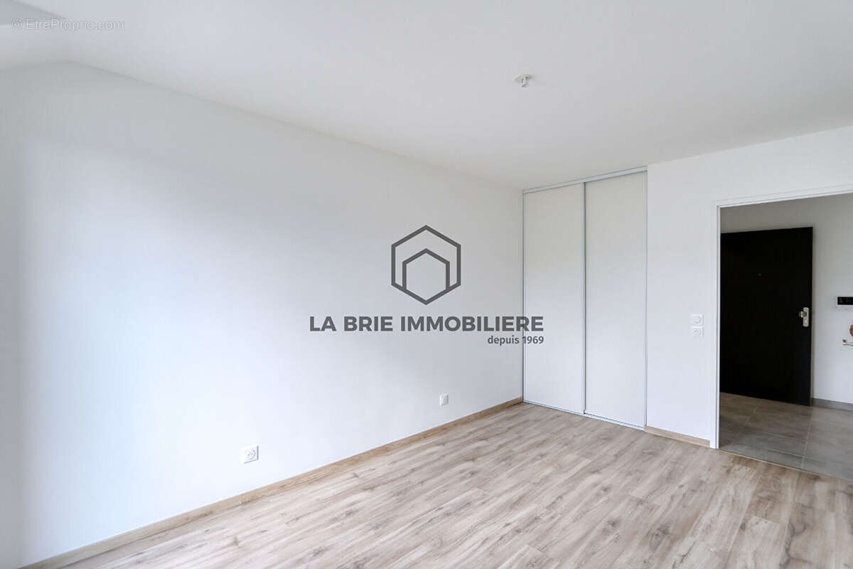 Appartement à EMERAINVILLE