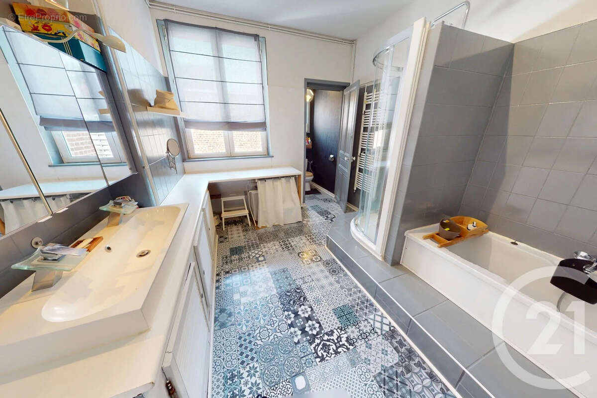 Maison à SAINT-QUENTIN