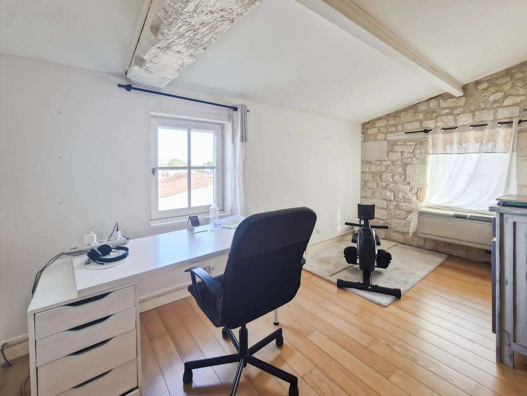 Appartement à SAINTES