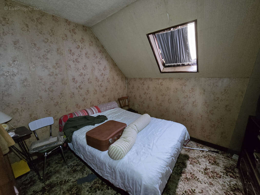 Maison à LA CHAPELLE-SAINT-LAURIAN