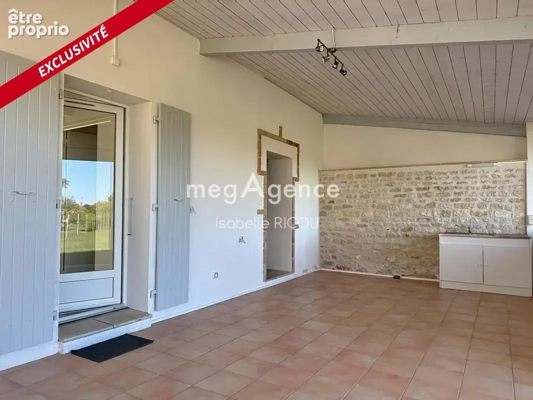 SAINT-PIERRE D'OLERON - La Chefmalière – Ensemble immobilier 196 m² habitables, chai en pierre et dépendances sur env. 1600 m² - photo 18