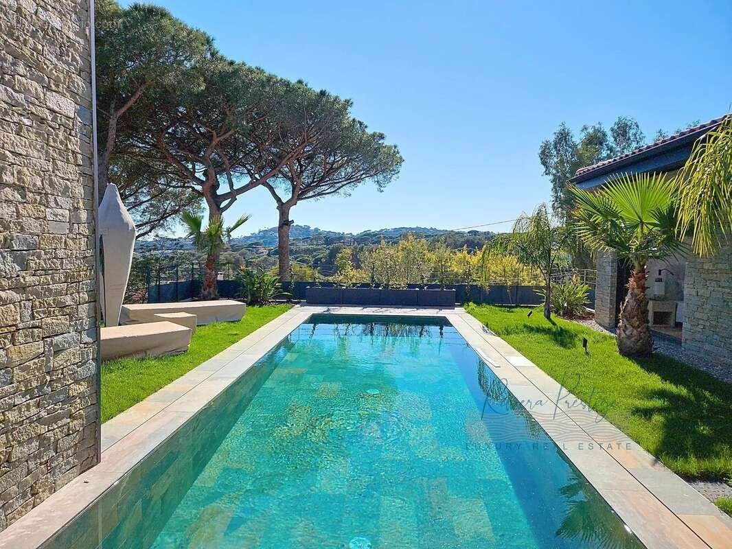 Villa contemporaine neuve avec piscine miroir - vue mer - photo 10