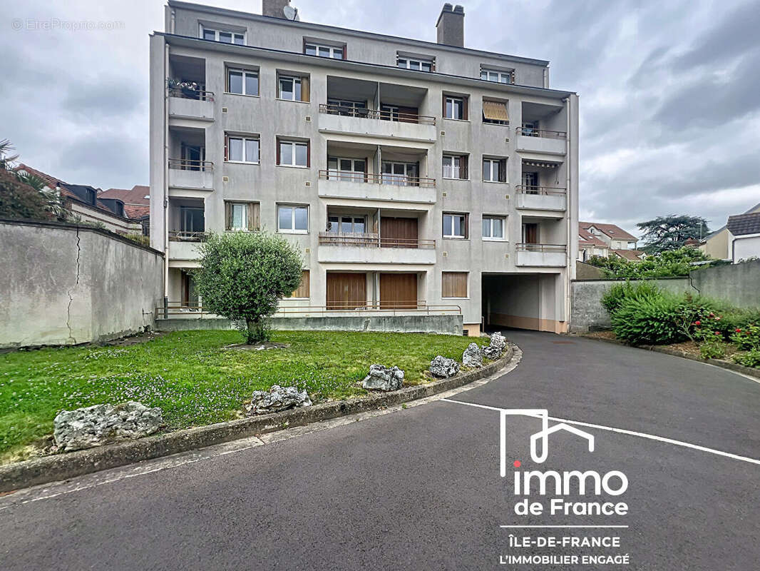 Appartement à MAINVILLIERS