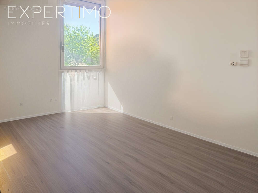 Appartement à MAUGUIO