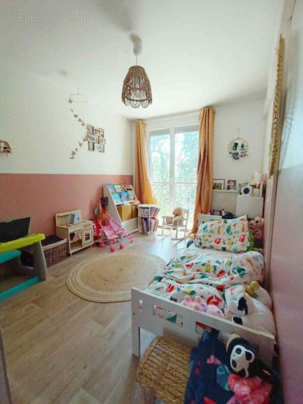 Appartement Istres 4 pièce(s) 90 m2 avec Balcon ET CAVE - photo 9