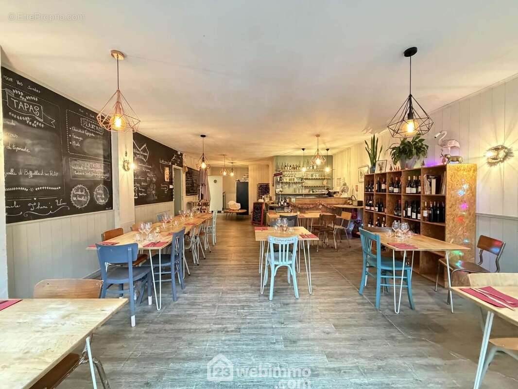 D'une surface de 92 m² - Commerce à LAON