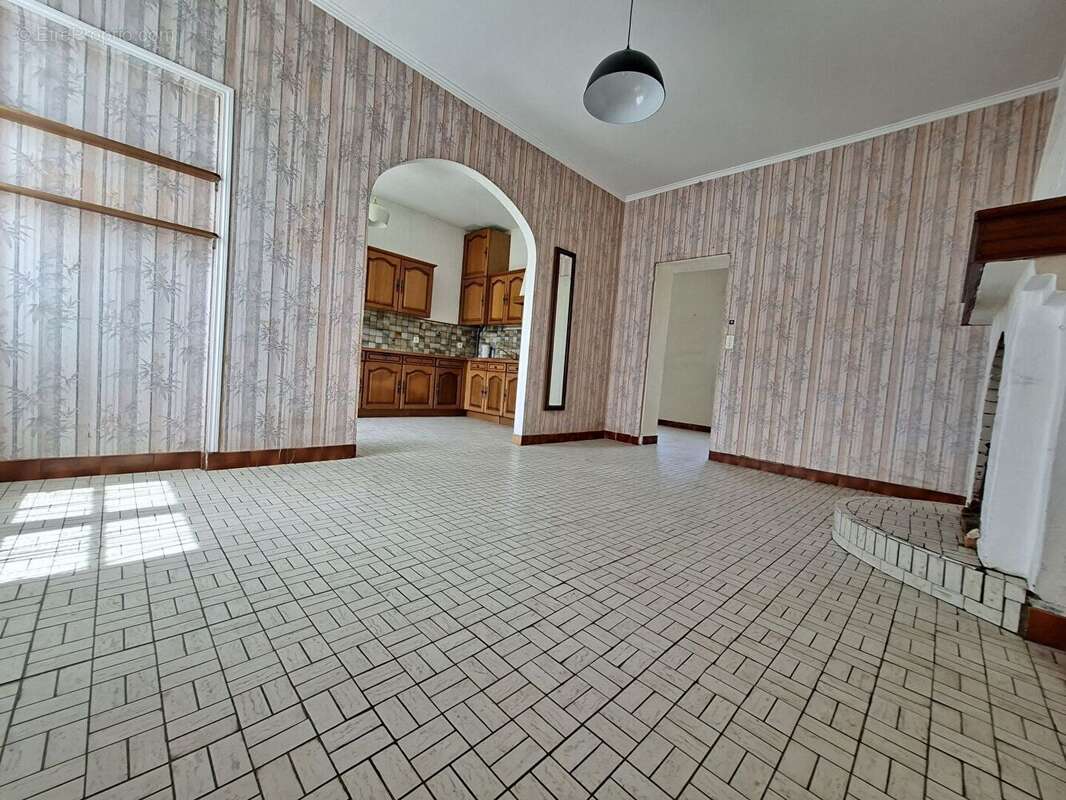 Maison en pierre + grange -Terrain env. 1 390m² -Beau potentiel - Saint-André-des-Eaux - photo 3