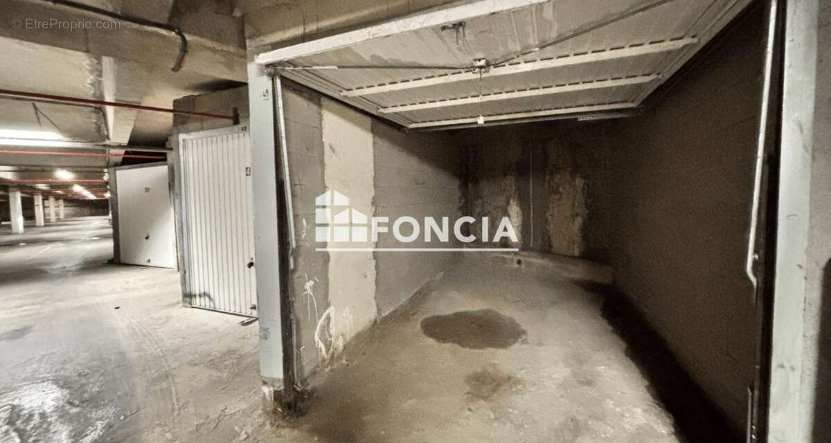 Parking à PARIS-19E