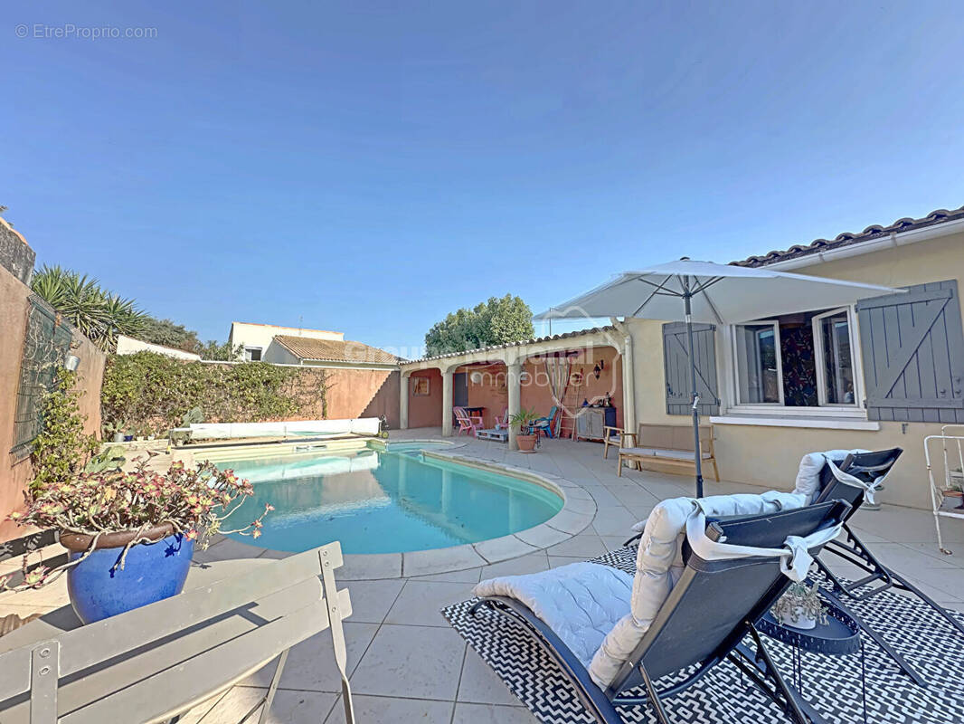 Maison à SAINT-BRES