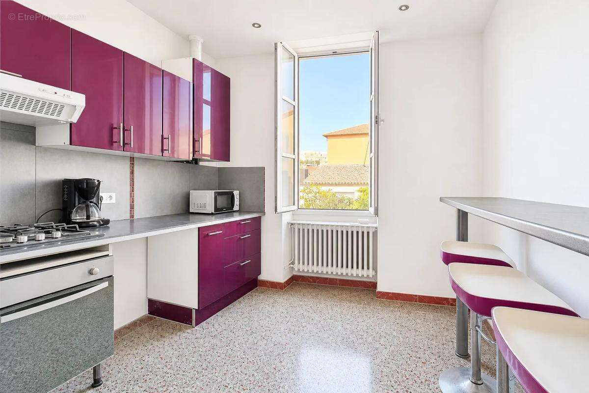 Appartement T2 lumineux avec potentiel à Nice - photo 3