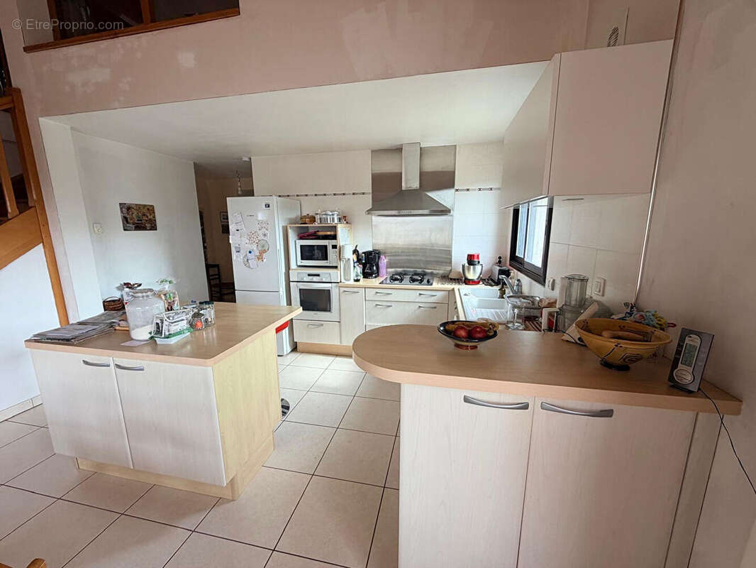 Située dans un village de caractère - photo 10