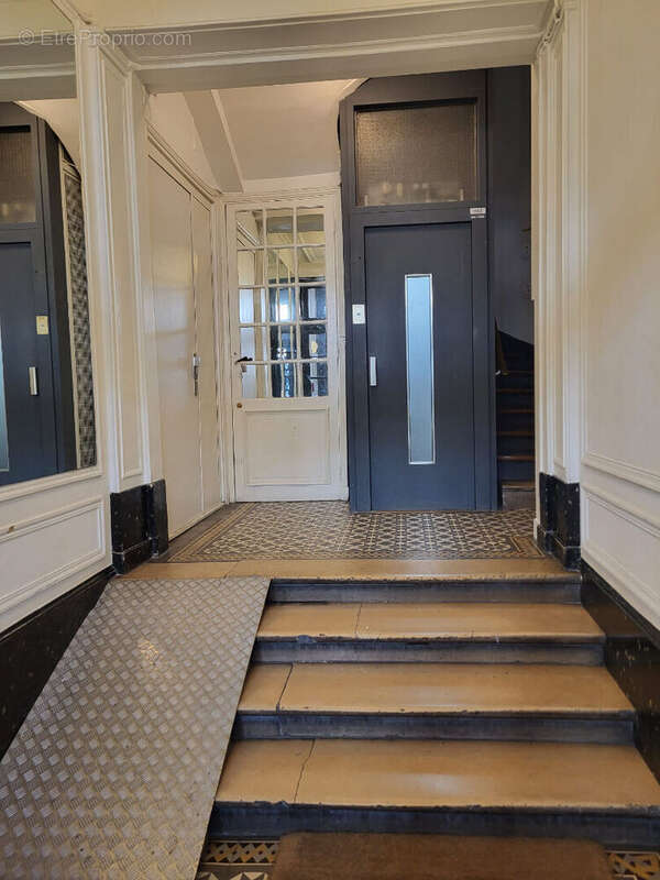 Commerce à PARIS-10E