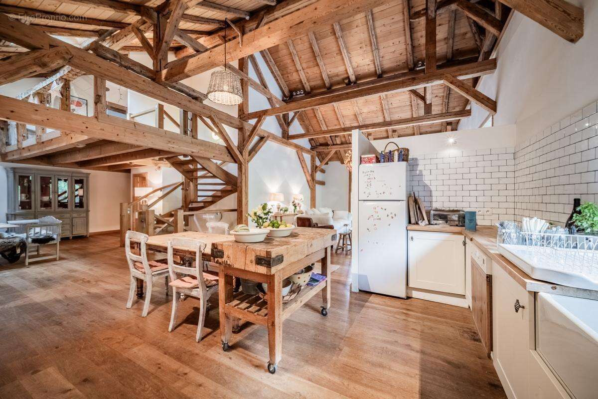 Chalet rustique authentique et spacieux dans la paisible Vallée de la Manche, à Morzine - photo 4