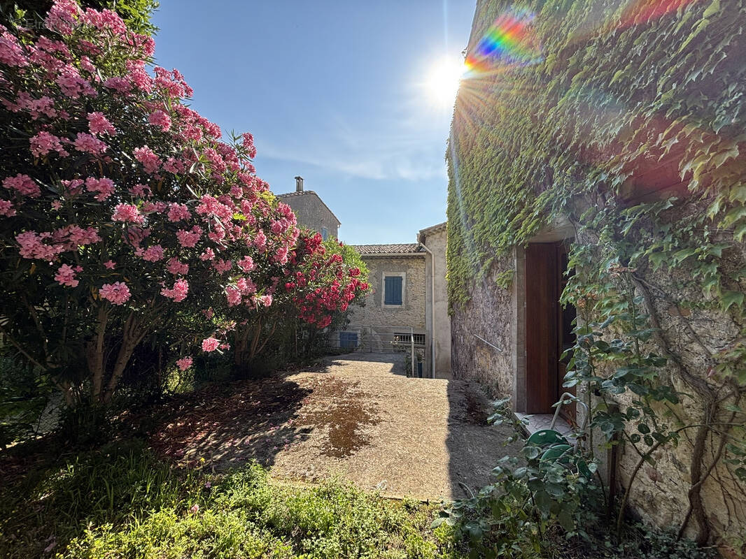 Maison à VEZENOBRES