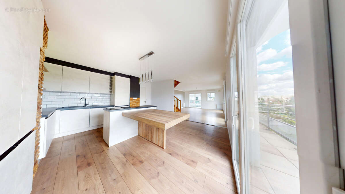 Appartement à SARTROUVILLE