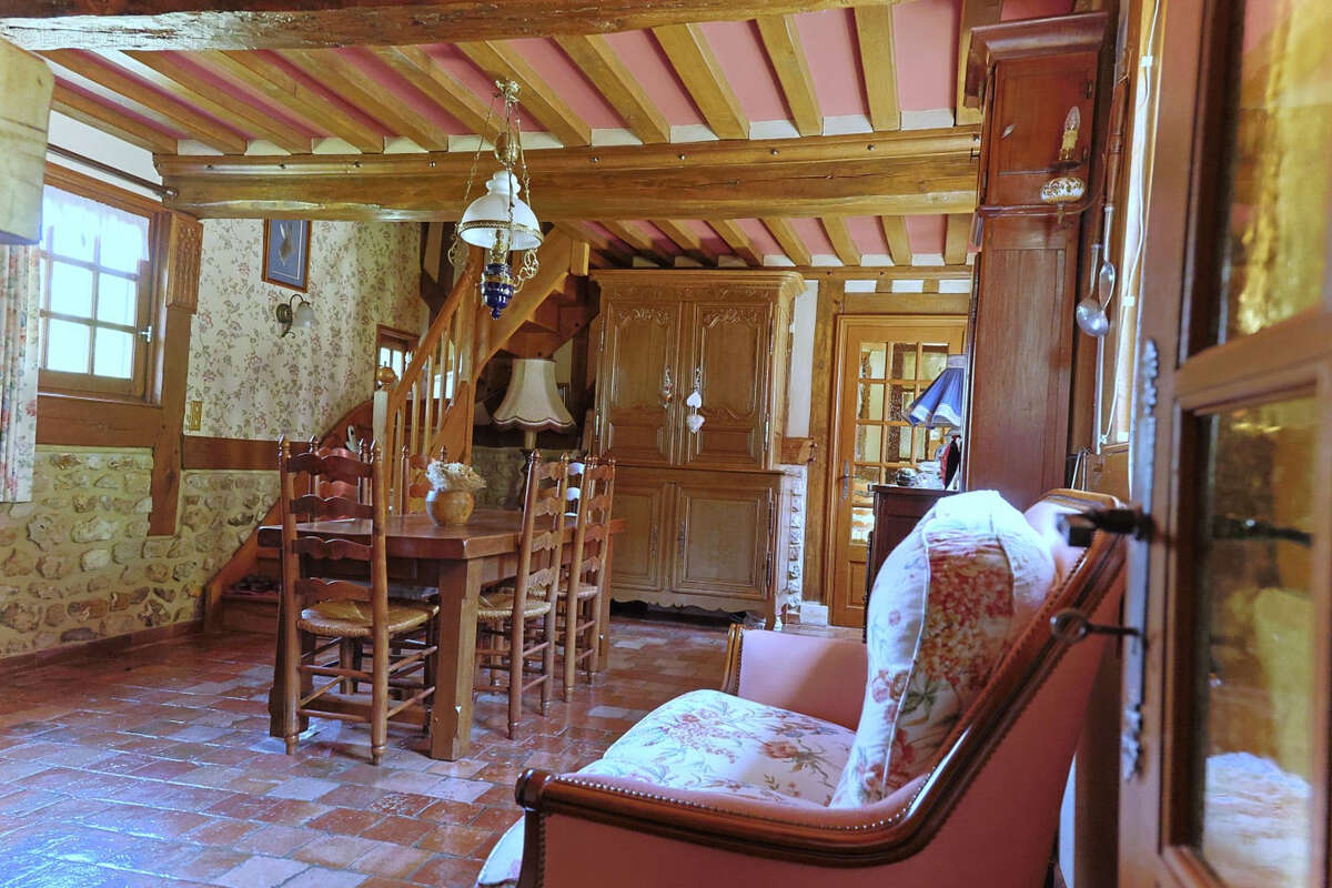 Maison PONT L'EVEQUE 4 pièce(s), 96 m² (146.44 m² au sol) 3 ch dt 1 au rdc, 13056 m² dont prairie - photo 2