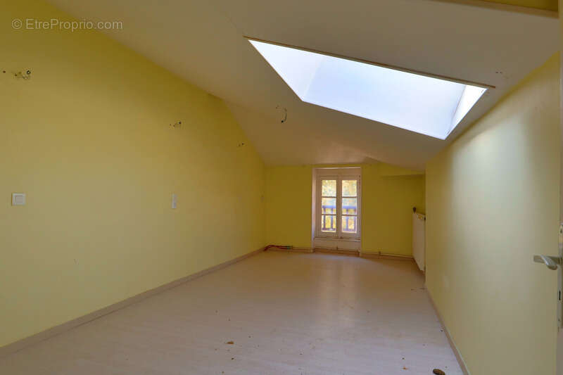 Maison à BEAUREPAIRE