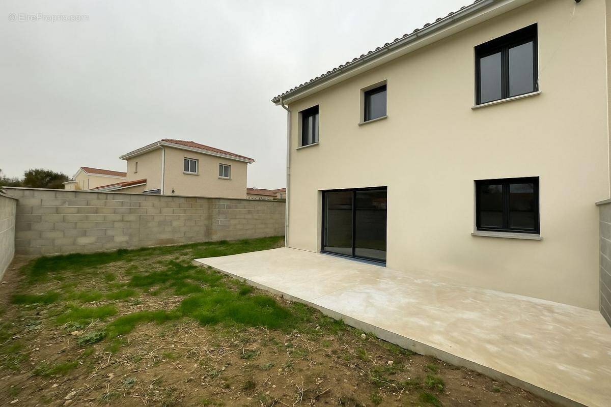 Maison à PONT-DE-CHERUY