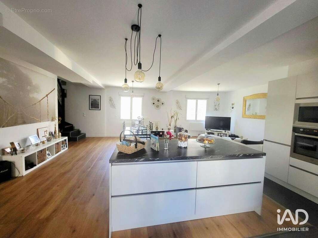 Appartement 97 m² à Rouvres-Saint-Jean  - photo 4
