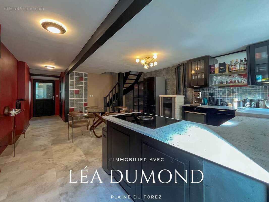 Maison à SURY-LE-COMTAL